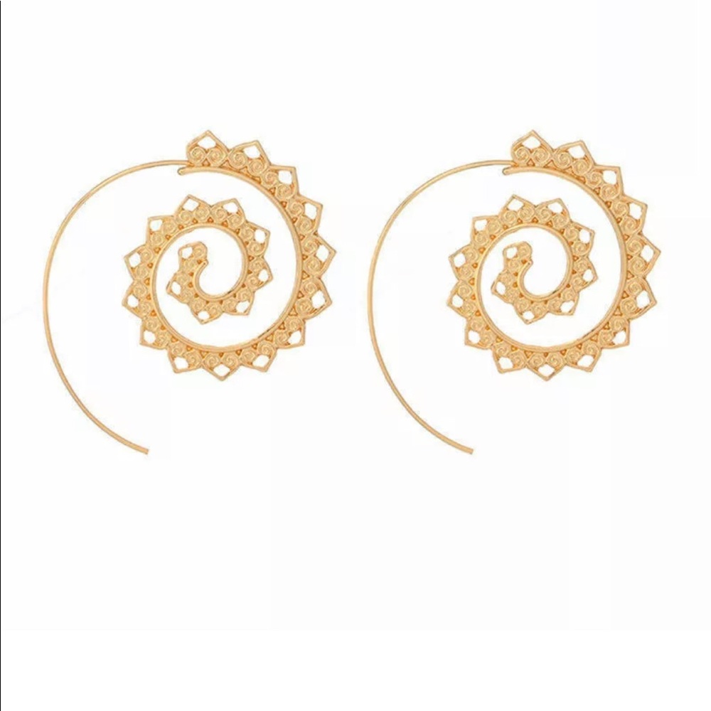 Circle flower gold earrings
